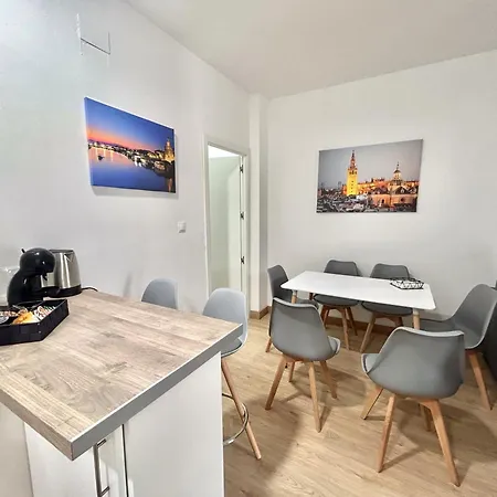 Apartalux Sevilla Apartment *